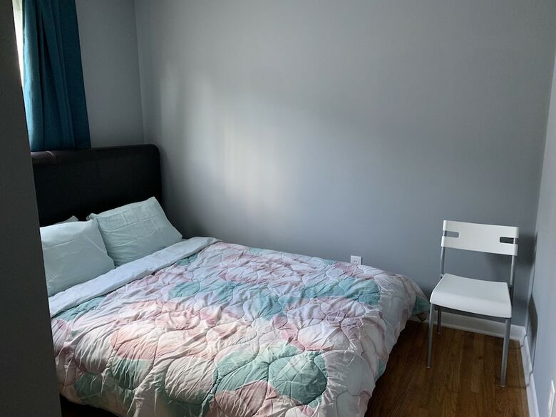 Budget Room In Livonia Guest House