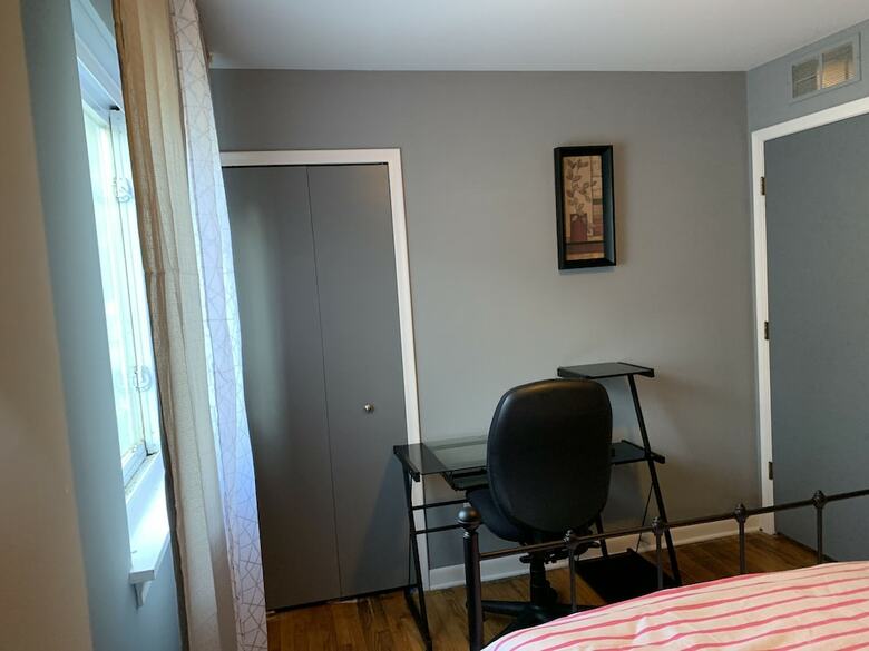 Budget Room In Livonia Guest House