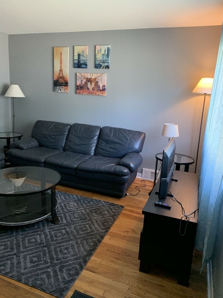 Budget Room In Livonia Guest House