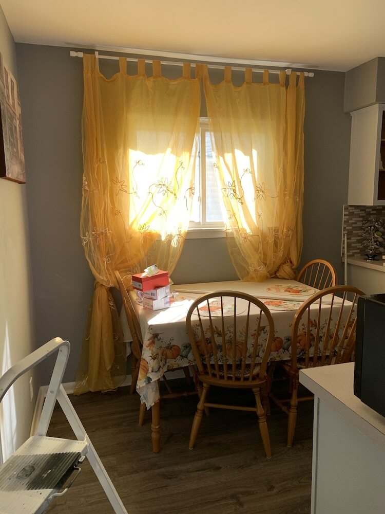 Budget Room In Livonia Guest House