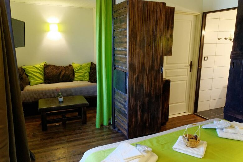Bed & Breakfast Au Dessus De Parady