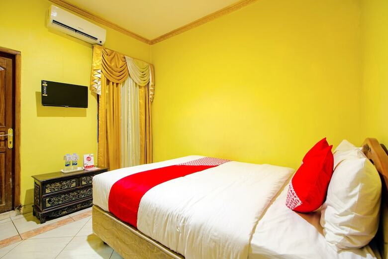 Hostal Oyo 1770 Hotel Mawar Saron 2