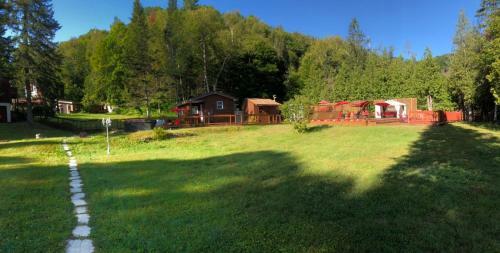 Hotel Le Petit Lac Sainte-ad�le