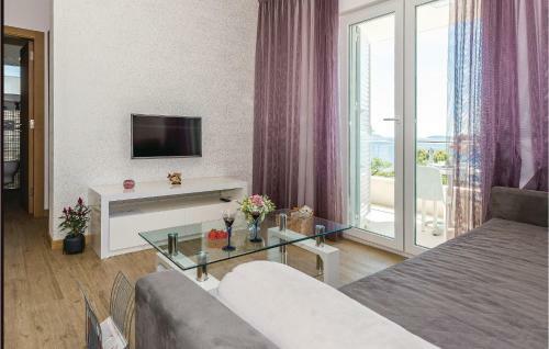 Two-bedroom Apartment With Sea View In Rogoznica