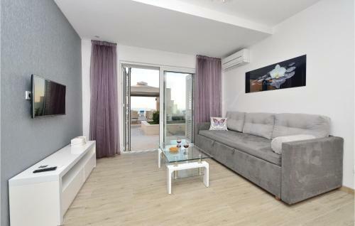 Two-bedroom Apartment With Sea View In Rogoznica