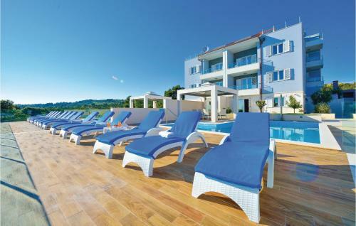 Two-bedroom Apartment With Sea View In Rogoznica