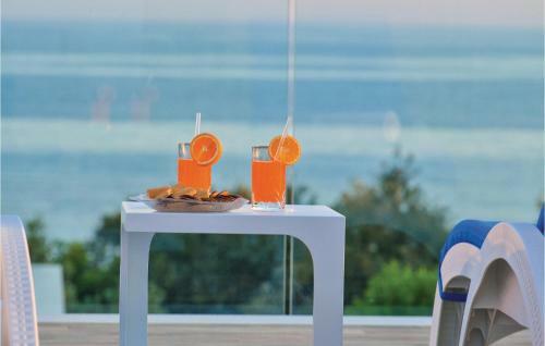 Two-bedroom Apartment With Sea View In Rogoznica