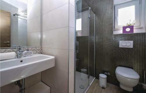 Two-bedroom Apartment With Sea View In Rogoznica