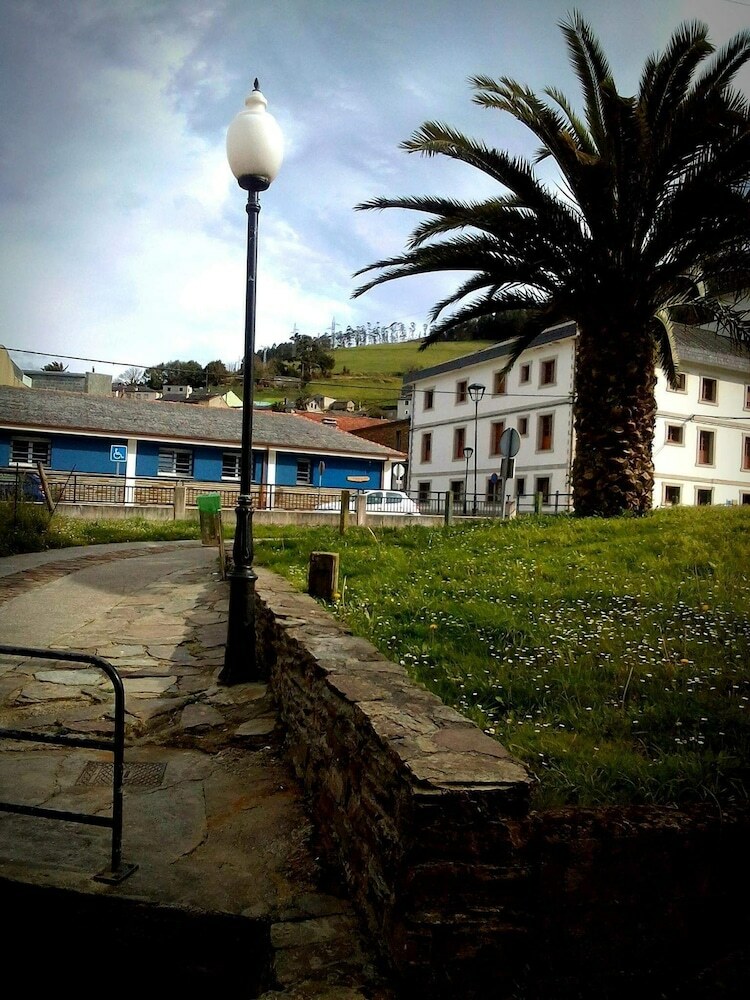 Hostal Albergue Mar Y Monta�a- Hostel