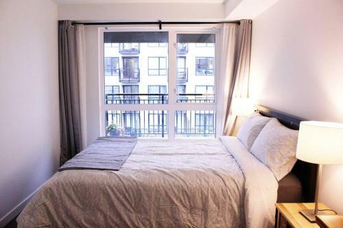 Apartamento 1 Br Heritage Condo In Canada's Oldest Chinatown