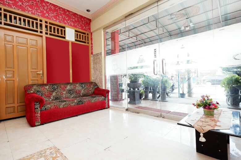 Oyo 1312 Graha Wisata Hotel