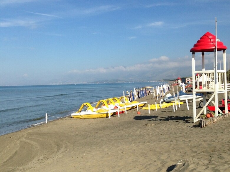 Happy Camp In Camping Baia Domizia