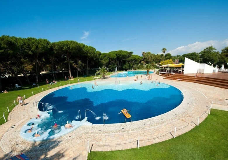 Happy Camp In Camping Baia Domizia