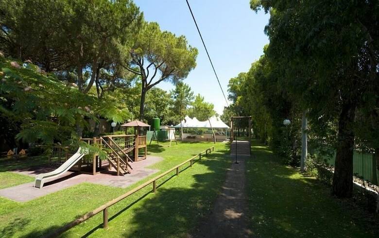 Happy Camp In Camping Baia Domizia