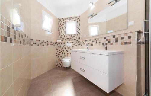 One-bedroom Apartment In Razanj
