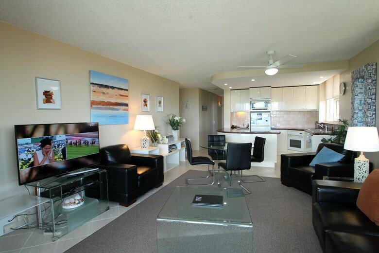 84 The Spit Holiday Apartments