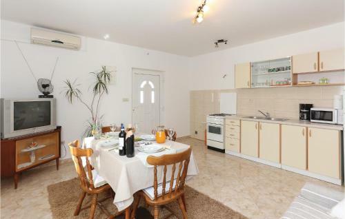 Two-bedroom Apartment In Solin