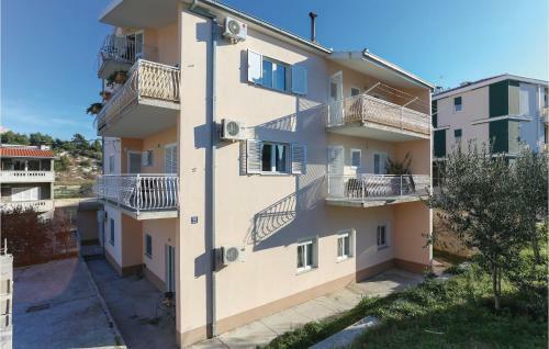 Two-bedroom Apartment In Solin