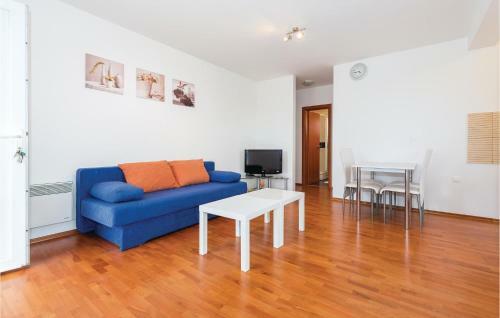 One-bedroom Apartment In Murter
