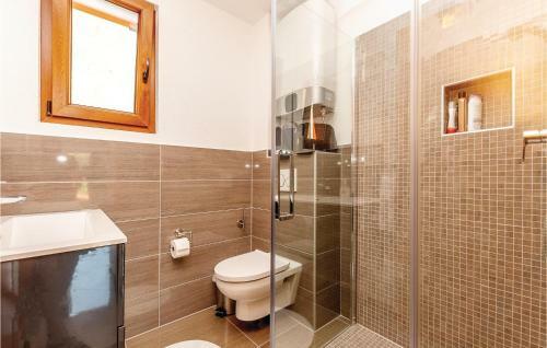 Two-bedroom Apartment In Pirovac