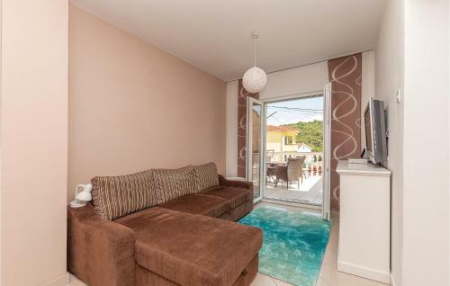 Two-bedroom Apartment In Pirovac
