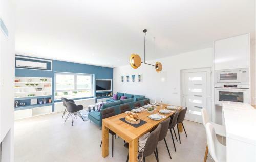 Three-bedroom Holiday Home In Plano