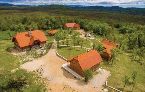 Two-bedroom Holiday Home In Perusic