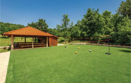 Two-bedroom Holiday Home In Perusic