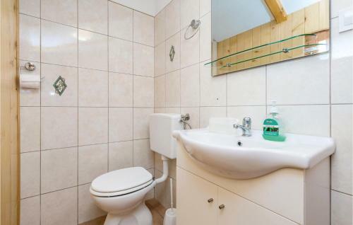 Two-bedroom Holiday Home In Perusic