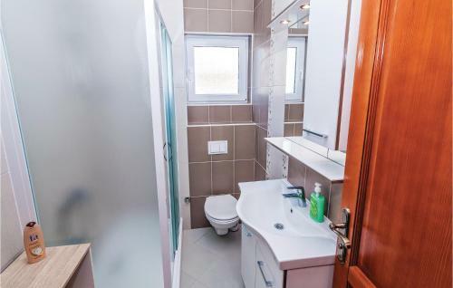 Two-bedroom Apartment In Pakostane