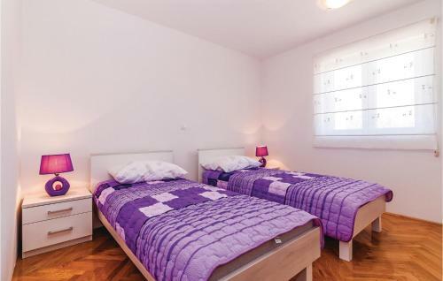 Two-bedroom Apartment In Pakostane