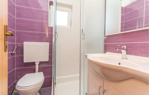 Two-bedroom Apartment In Pakostane