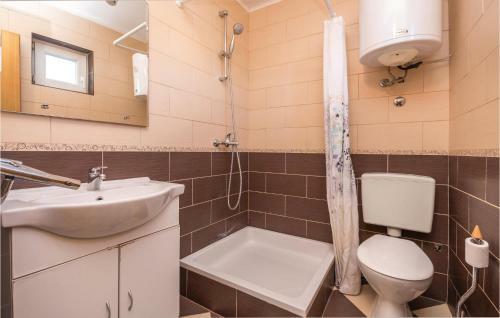 Two-bedroom Apartment In Pakostane