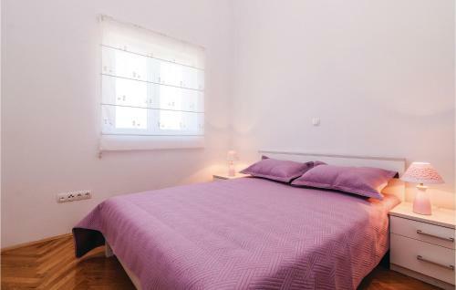 Two-bedroom Apartment In Pakostane
