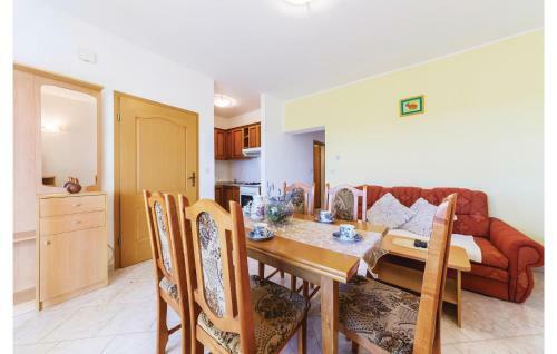 Two-bedroom Apartment In Peruski