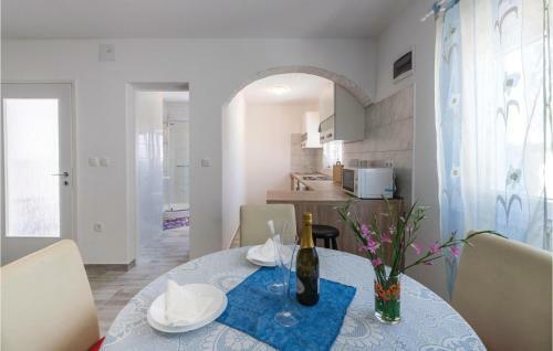 Two-bedroom Apartment In Peruski