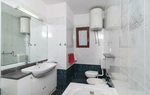 Two-bedroom Apartment In Ostrvica