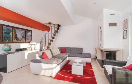 Two-bedroom Apartment In Ostrvica