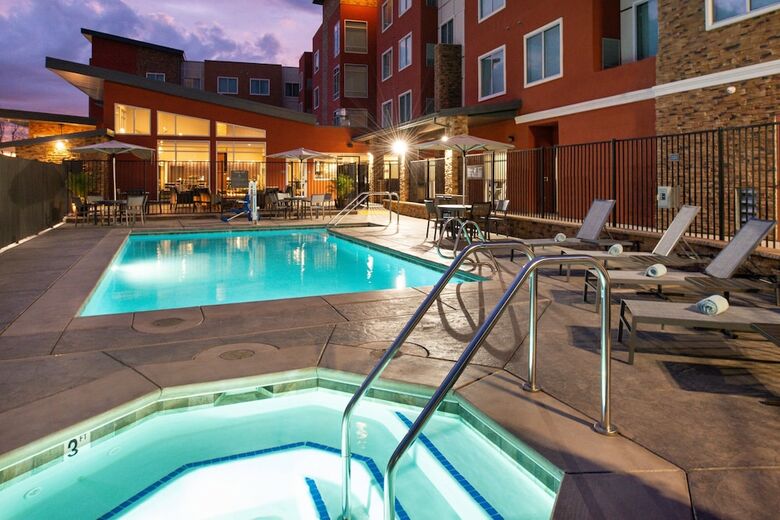 Hotel Residence Inn By Marriott Visalia