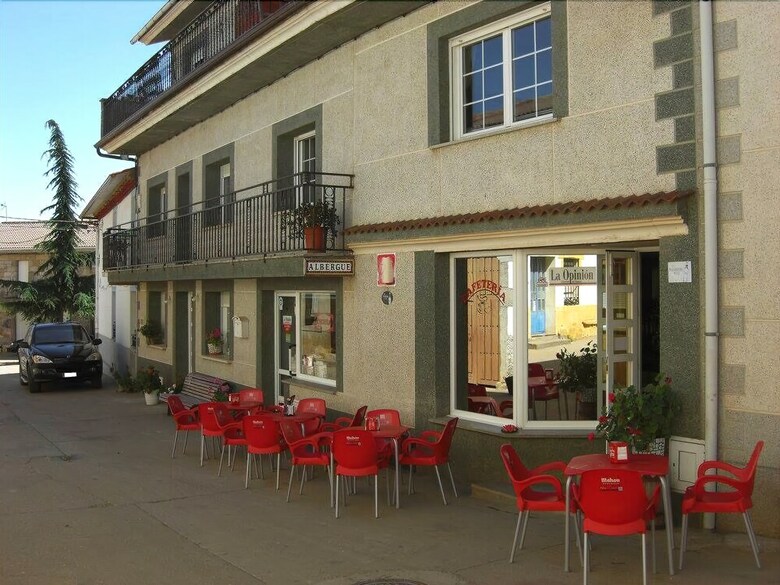 Hostal Albergue Agustina - Hostel