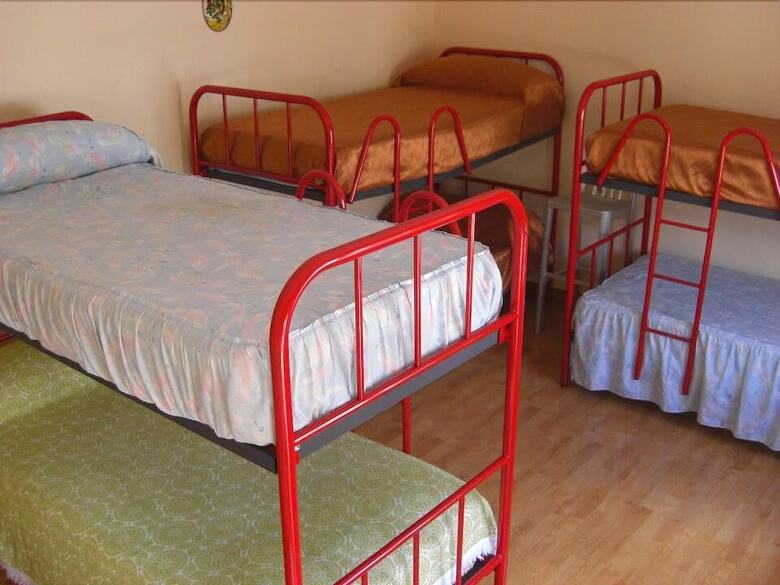 Hostal Albergue Agustina - Hostel