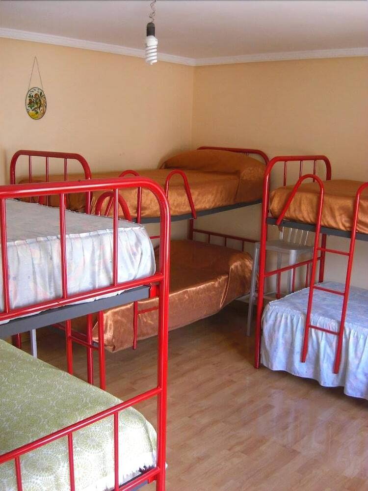 Hostal Albergue Agustina - Hostel