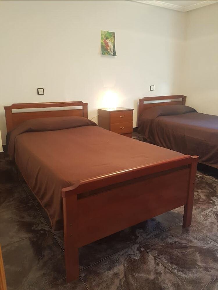 Hostal Albergue Agustina - Hostel
