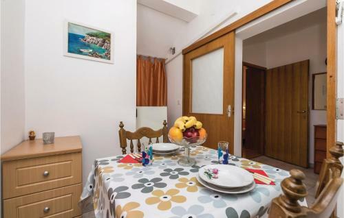 Three-bedroom Holiday Home In Pag