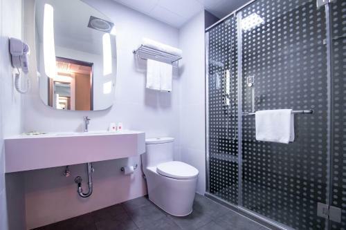 Ibis Wuxi Taihu Square Hotel