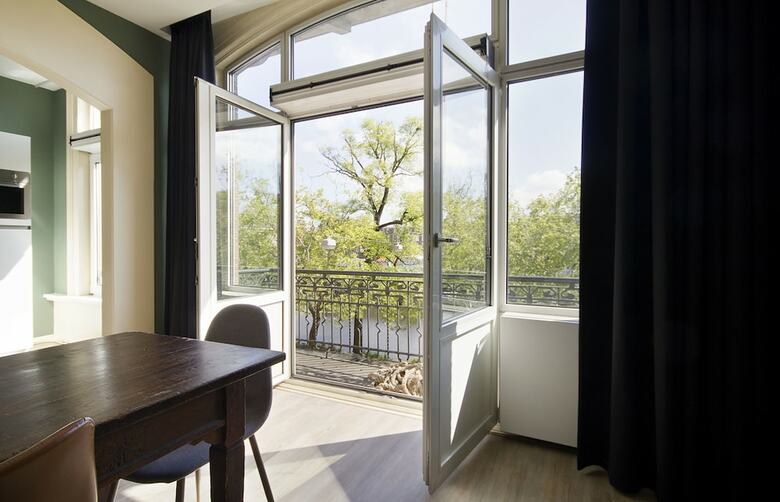 Nassaukade Apartment 1