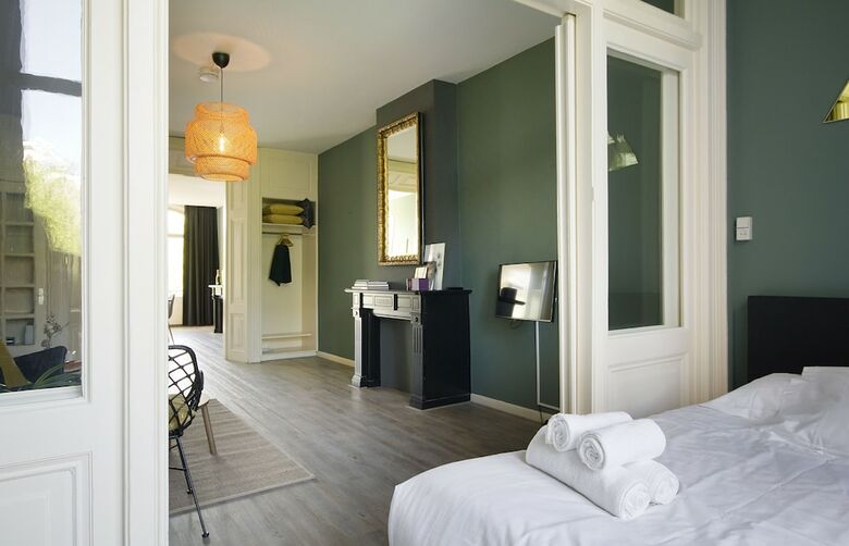 Nassaukade Apartment 1