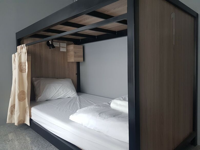 Hostal Sleep To Fly Hotel & Hostel