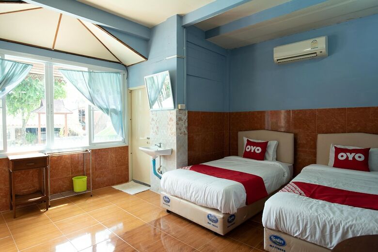 Hotel Oyo 402 Raknatee Resort