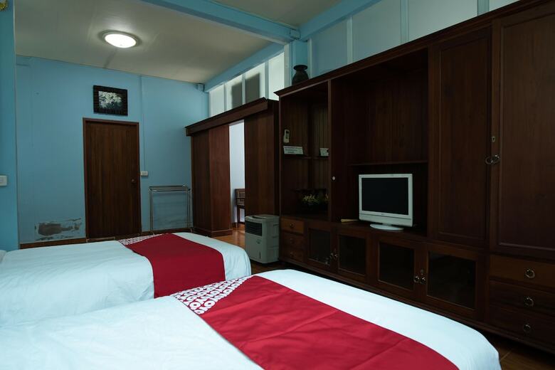 Hotel Oyo 402 Raknatee Resort